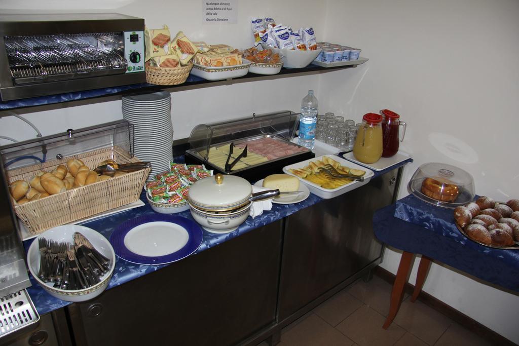 Hotel Vela Azzurra Rimini Dış mekan fotoğraf