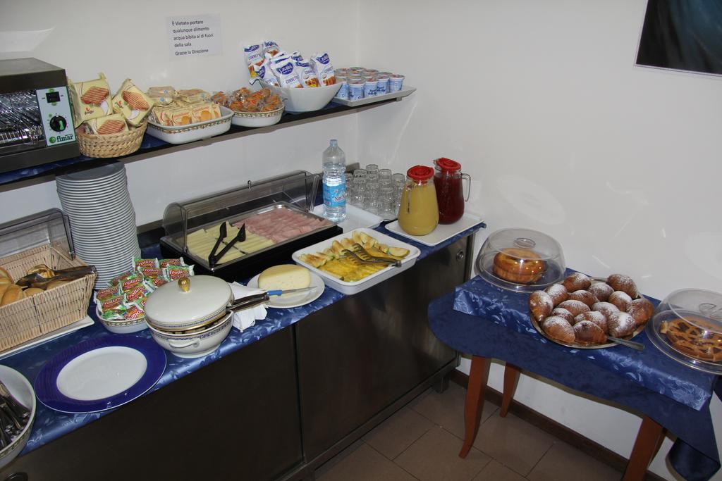 Hotel Vela Azzurra Rimini Dış mekan fotoğraf