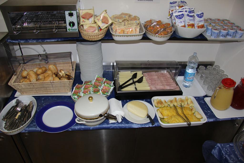 Hotel Vela Azzurra Rimini Dış mekan fotoğraf