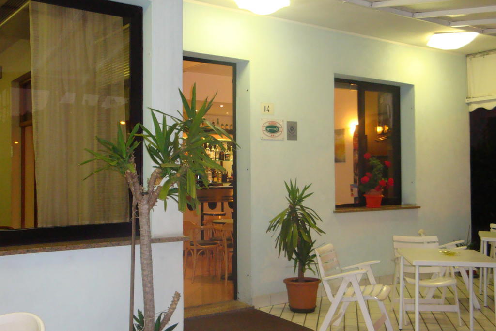 Hotel Vela Azzurra Rimini Dış mekan fotoğraf