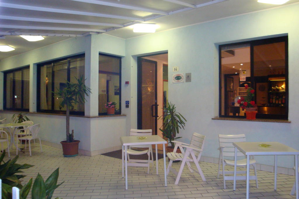 Hotel Vela Azzurra Rimini Dış mekan fotoğraf
