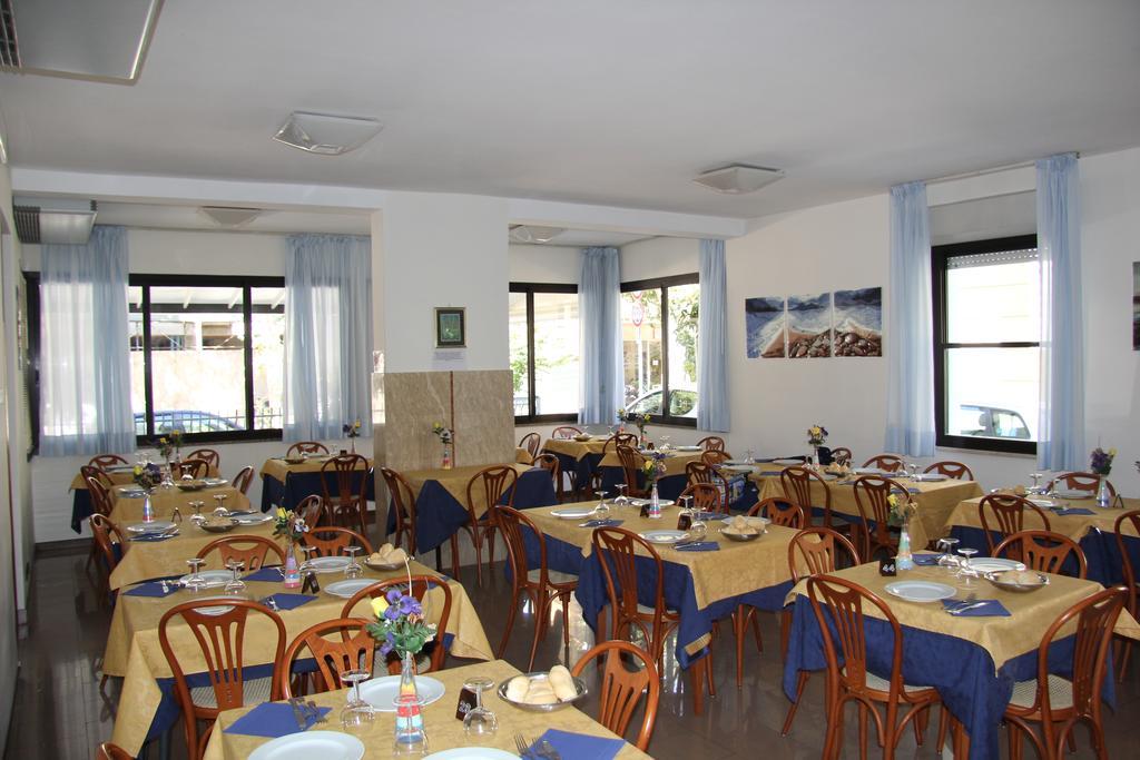 Hotel Vela Azzurra Rimini Dış mekan fotoğraf