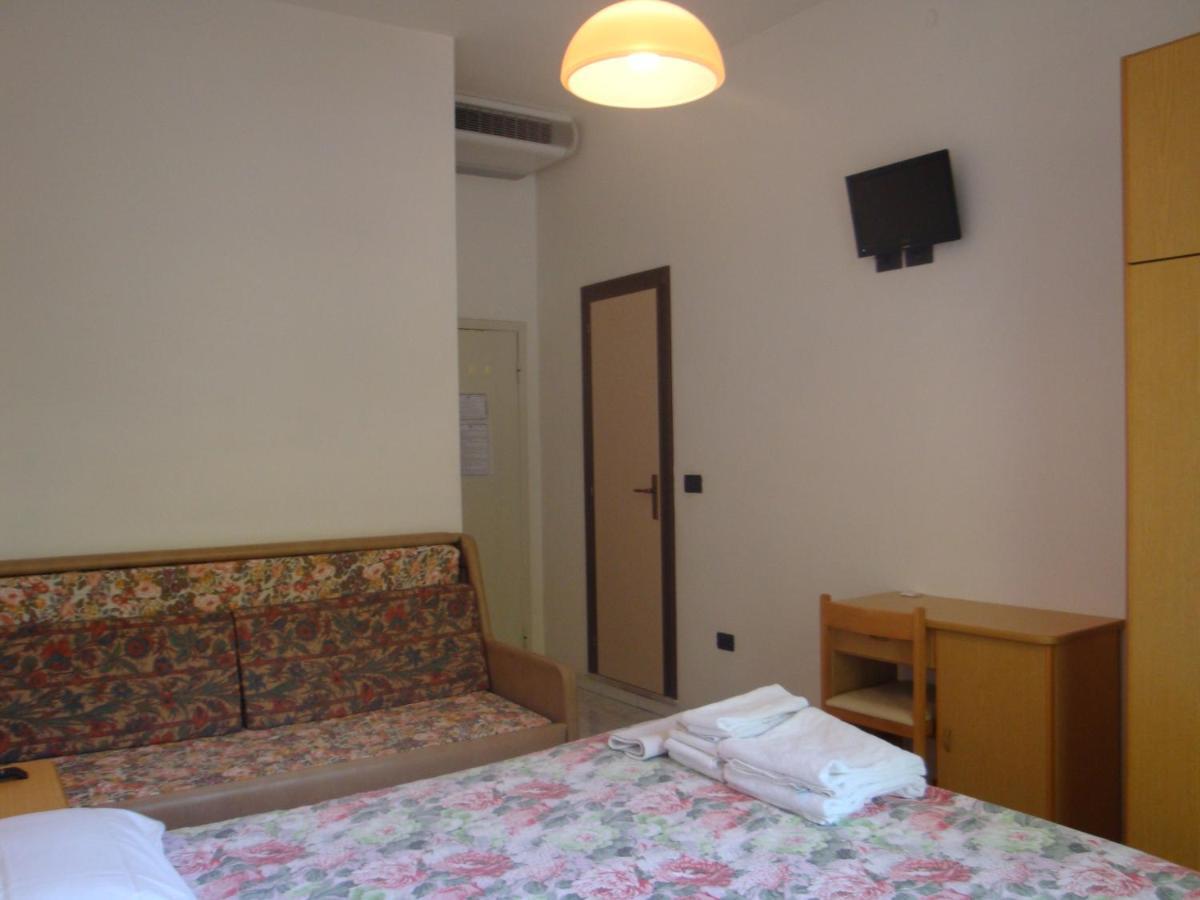Hotel Vela Azzurra Rimini Oda fotoğraf