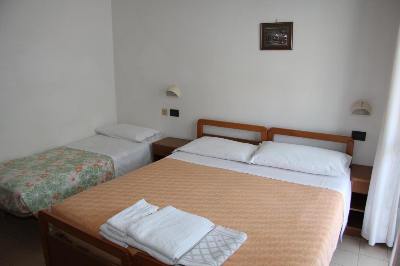Hotel Vela Azzurra Rimini Oda fotoğraf